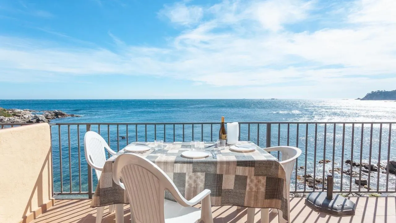 Апартаменты Voramar B Калелья-де-Палафружель